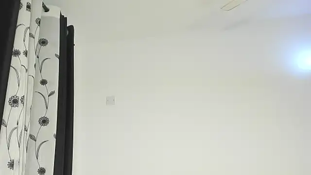 Chat XXX ao vivo de CREAMY_BUBBLEGUM