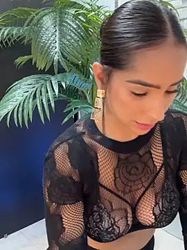 Mau_White Chat XXX in diretta