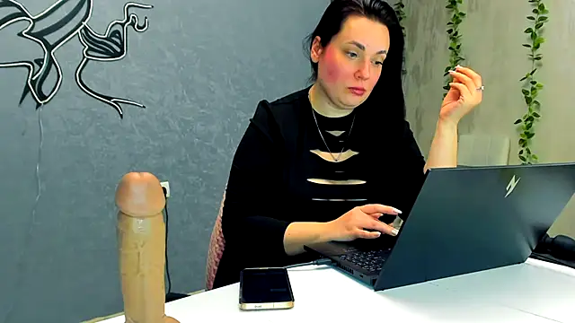 دردشة Yesss_Lilith الجنسية المباشرة