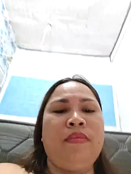 Chat +18 de XXLorie_02 ao vivo