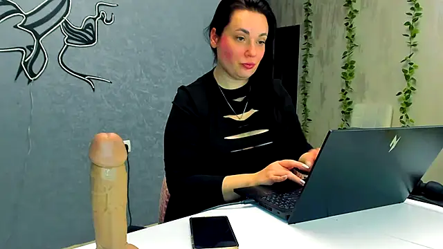 Yesss_Lilith élő XXX-chatje