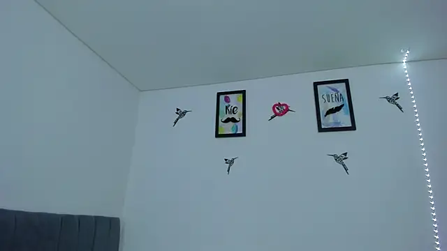 im_sarah34's Live XXX Chat