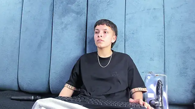 Megan_Thompson_ Live XXX-Chat