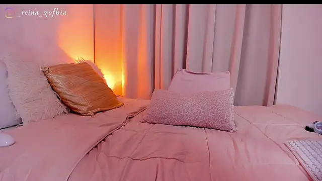 Reina_'s Live XXX Chat