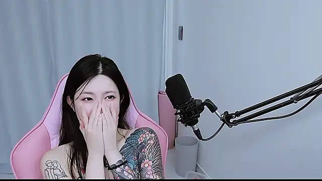 MISA_02: онлайн-секс-чат