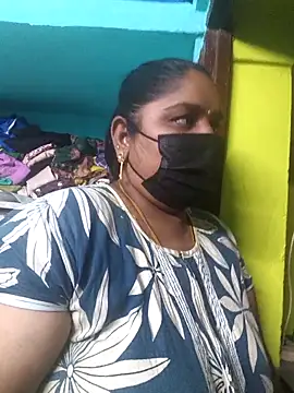 Villageanuty webkamerás műsora