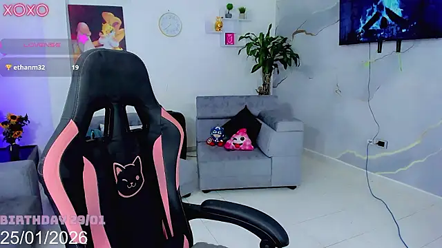 Nella_Dolls Adlı Modelin Canlı XXX Sohbeti