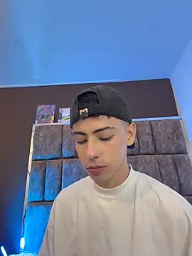 Sebastian_ReedのライブXXXチャット