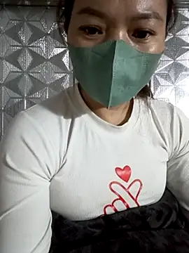 nat-triのライブXXXチャット