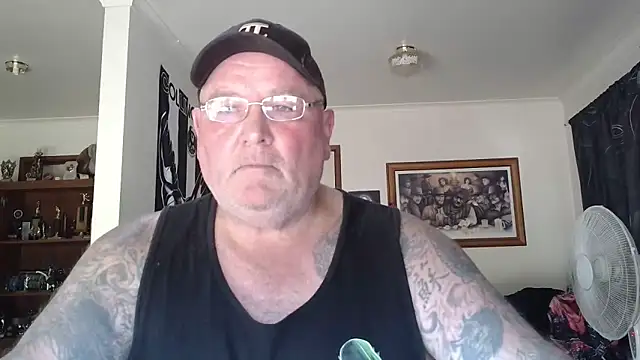 KINKYBLUEYES69's Webcam Show