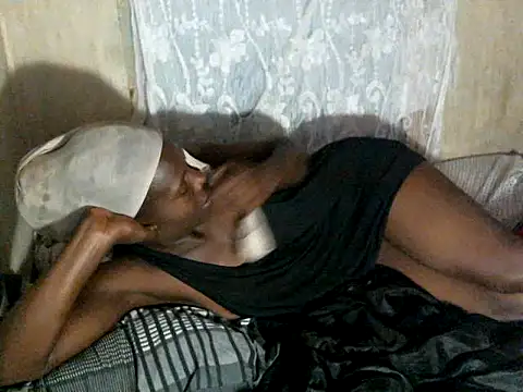 cute-shamza webcam show