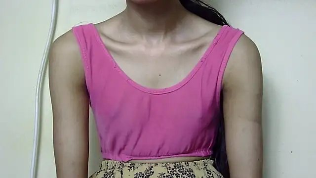 Chat XXX ao vivo de Anu_tiny