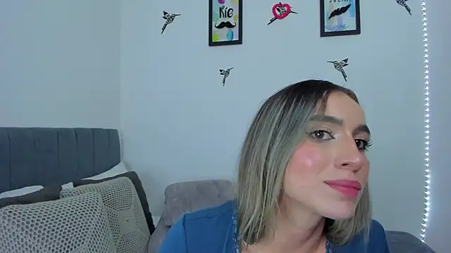 im_sarah34's Live XXX Chat