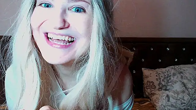 Sara4uu's Webcam Show