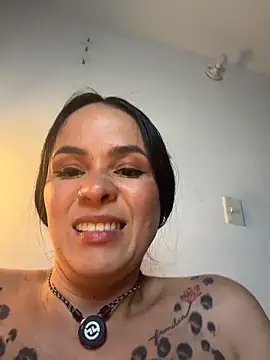 Show modela HotAlana_ na web-kameri