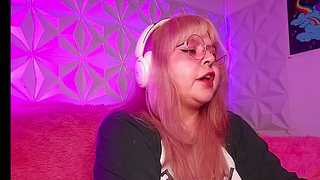 Satyn_doll Chat XXX in diretta