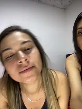 GirlsGetHorneynWild 现场XXX聊天