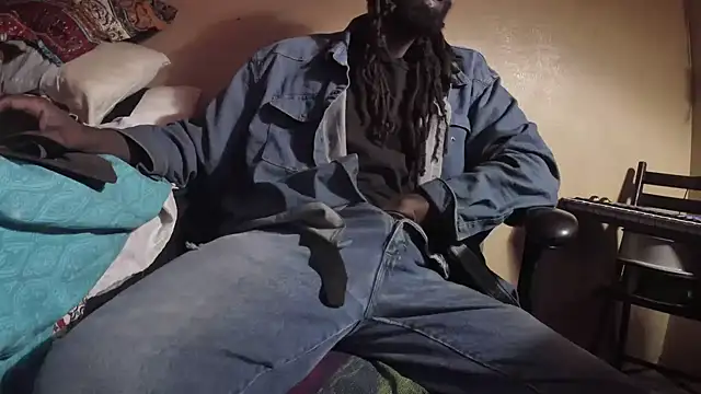 EYEzIAM's Live XXX Chat