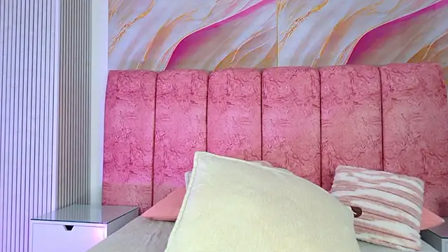 emmacurvy Adlı Modelin Canlı XXX Sohbeti