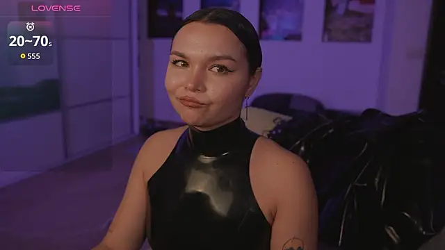 Dominatrix_Alice: онлайн-секс-чат