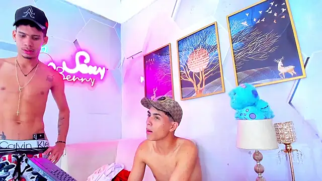 Roman_cute Adlı Modelin Canlı XXX Sohbeti