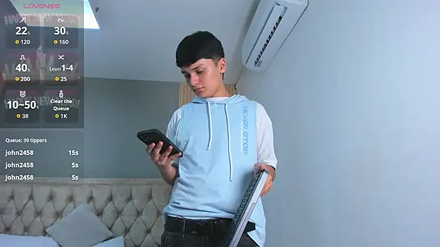 Chat +18 de Maxii18_ ao vivo