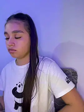 Show modela I_samantha na web-kameri