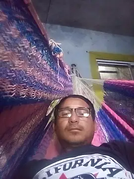 Andresguz35's Live XXX Chat