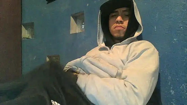 AlexAlejandro13's Live XXX Chat