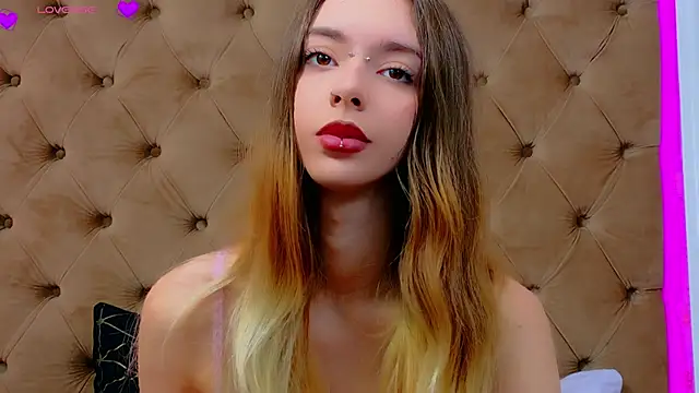 CoraVex Live XXX Chat