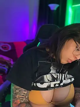 Chat XXX ao vivo de miacanela_xo