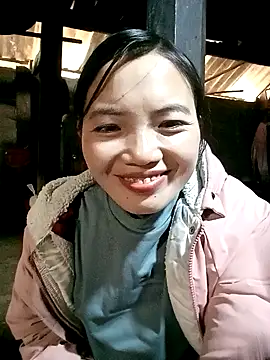 ngan-cute Adlı Modelin Canlı XXX Sohbeti