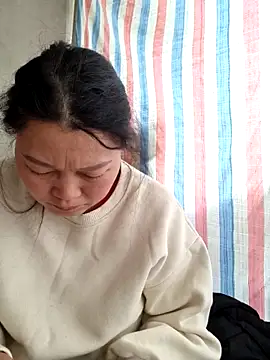 yoowwmr Adlı Modelin Canlı XXX Sohbeti