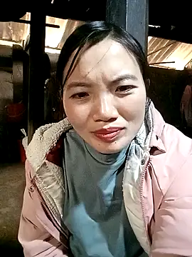 ngan-cute Chat XXX in diretta