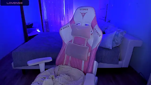 AnyaTaylor_ Live XXX-chat