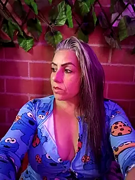 maynor_1998 Chat XXX live