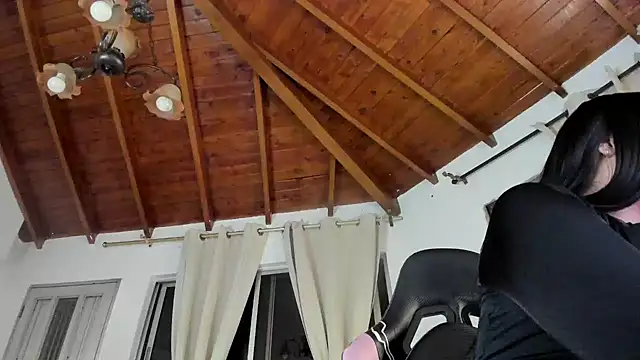 IsaFontannaのライブXXXチャット