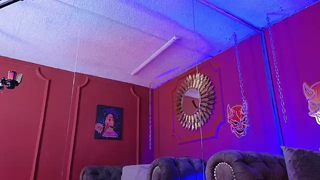 Julieta_Russell Live XXX-Chat