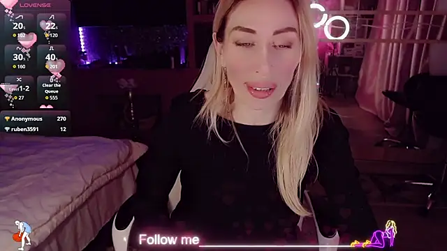 AnnieGOld_ élő XXX-chatje