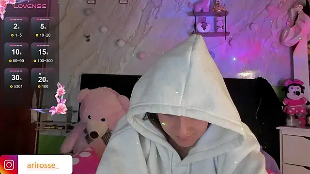 แชท XXX สดของ ariana_rosse__