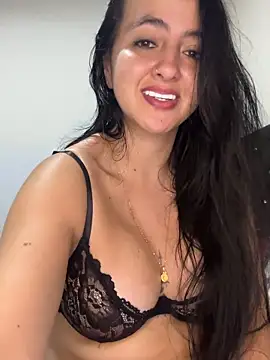 แชท XXX สดของ salo-rousee