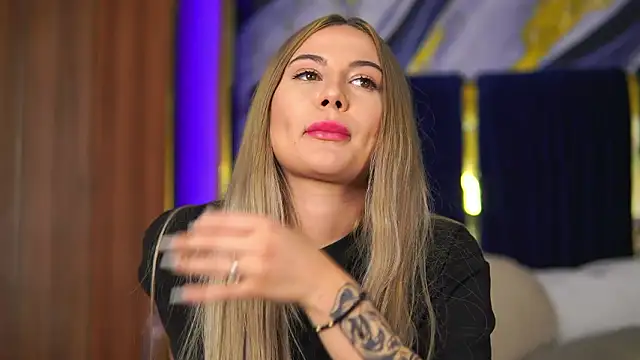 Chloe_GraceeX Adlı Modelin Canlı XXX Sohbeti