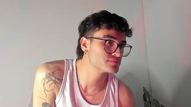 charlie_dicker's Webcam Show