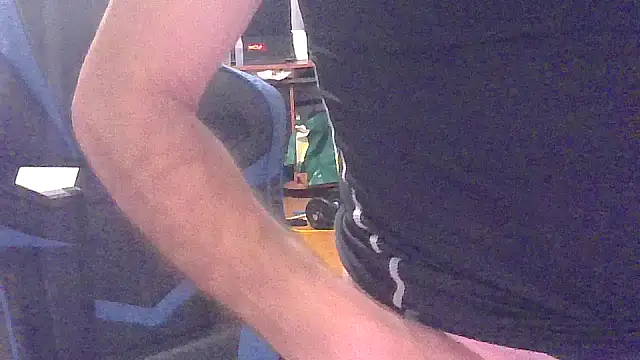 Pertunjukan Kamera Web Antoniman9