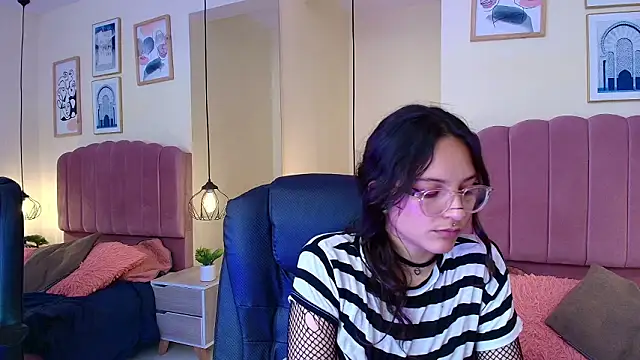 Hanabie_'s Live XXX Chat