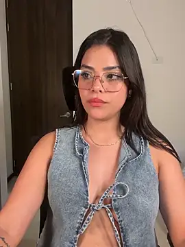 Chat XXX en directo de Sara-Evans