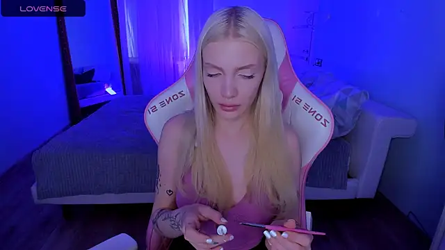 Chat XXX en directo de AnyaTaylor_