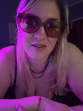 XXX chat uživo modela Granlady7