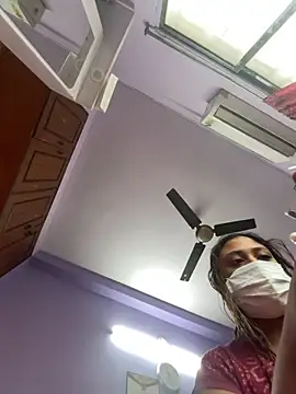 Tokensmakemehorny Show in webcam