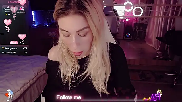 AnnieGOld_ – Live XXX-chat